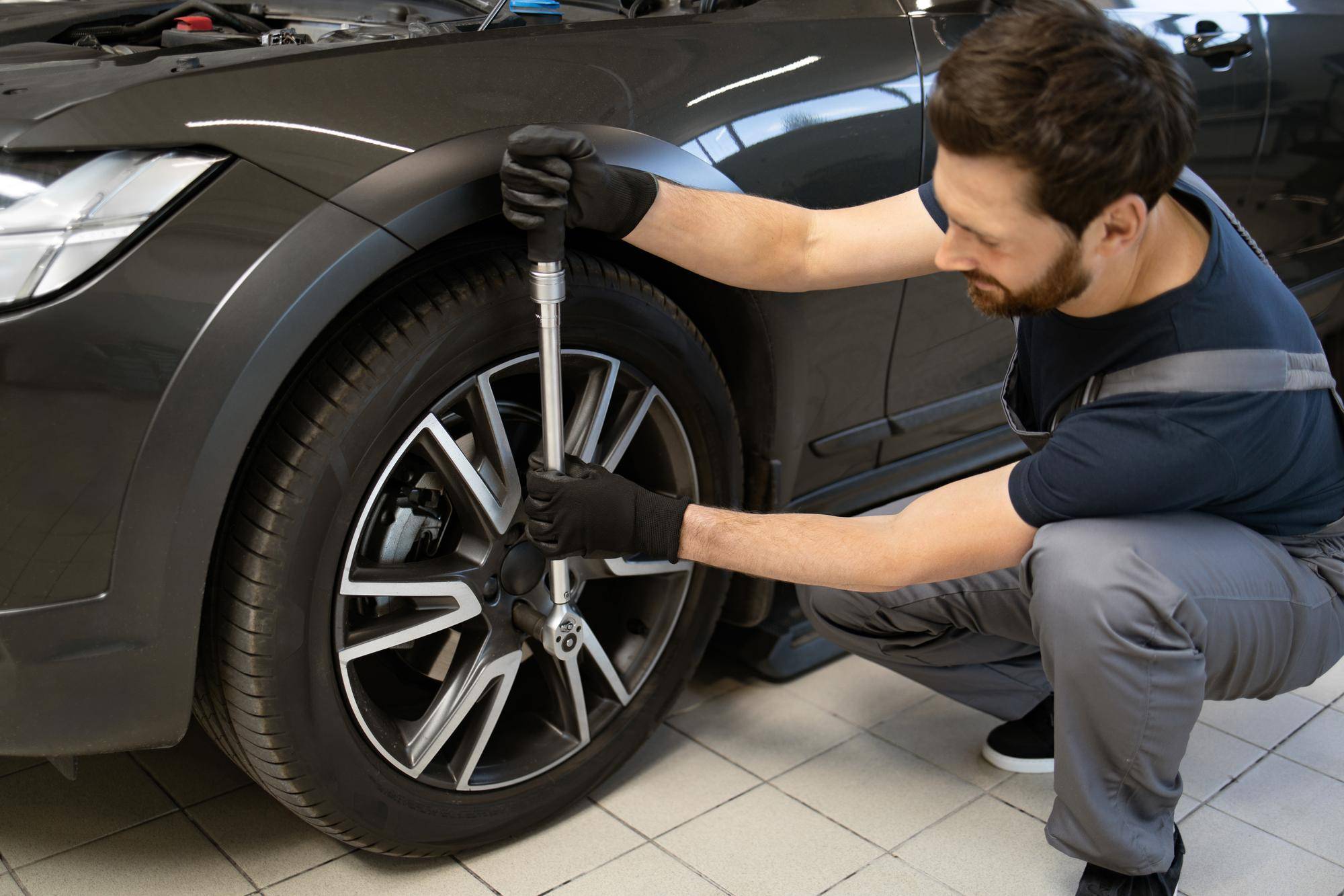Jak wyciągnąć koło zapasowe w Renault Clio 4 bez problemów?